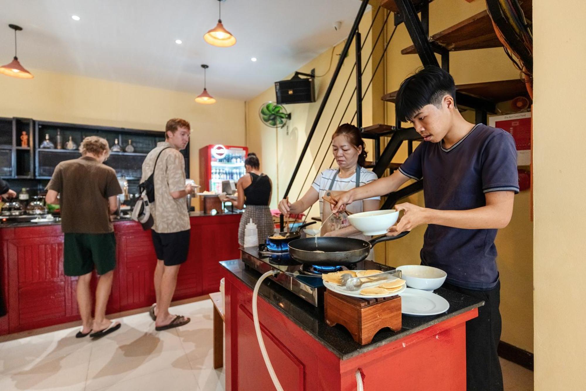 Harmony Old Town Hostel And Pool Bar Hoi An Esterno foto