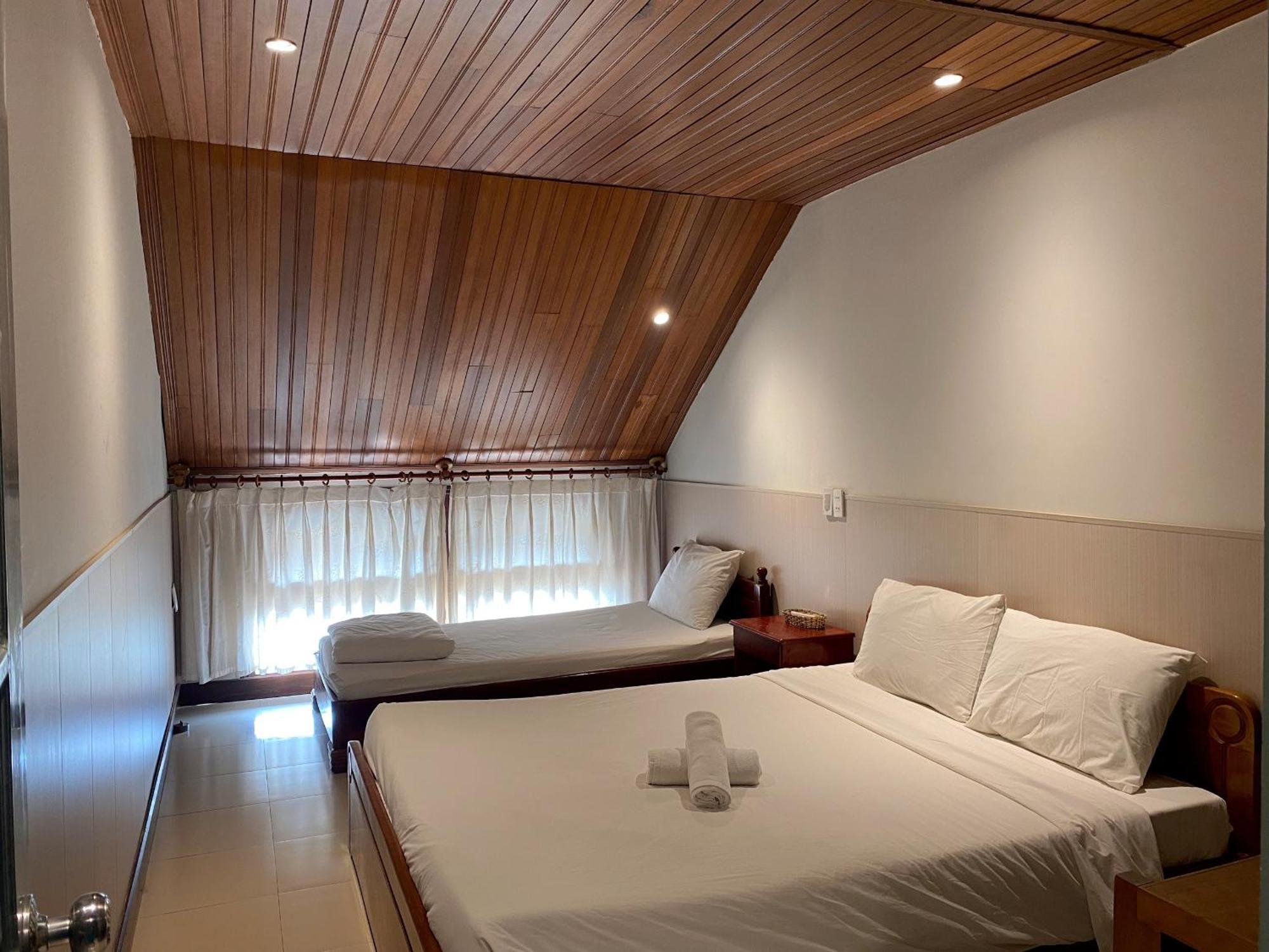 Harmony Old Town Hostel And Pool Bar Hoi An Esterno foto